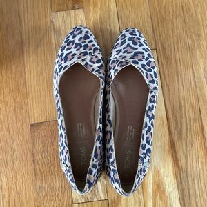 Toms size 7 leopard flats barely worn